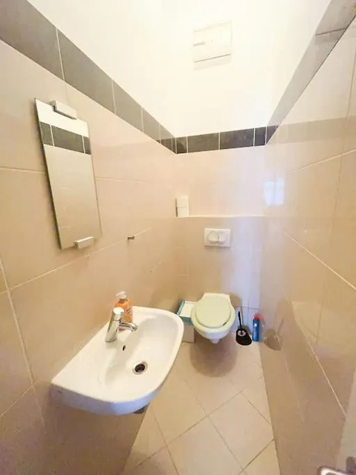 Spacious In A Vibrant Center Budapest